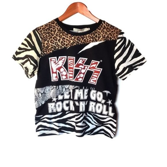 Alice + Olivia KISS Patchwork Concert Graphic Tee - Picture 4 of 13